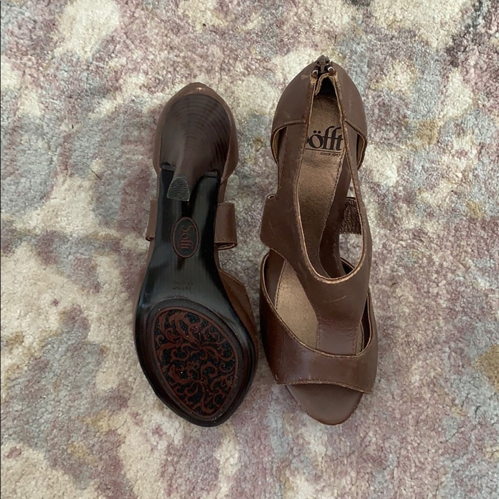 Brown Leather Peep-Toe heels